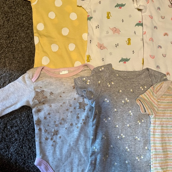 Baby girl 3-6 onesie bundle - Picture 2 of 3